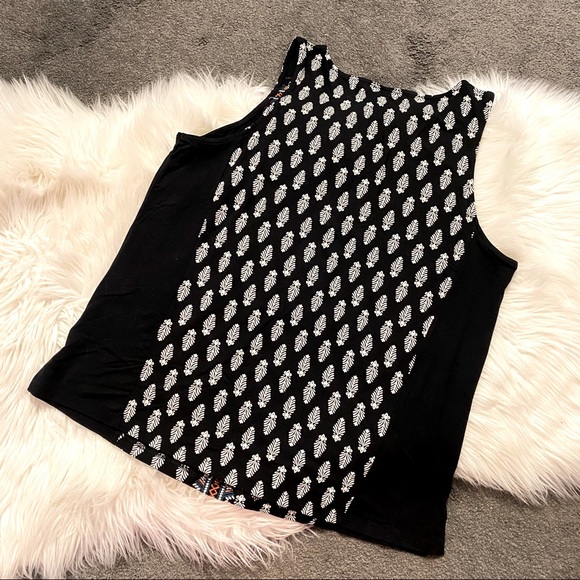 Embroidered print sleeveless top - Picture 2 of 4